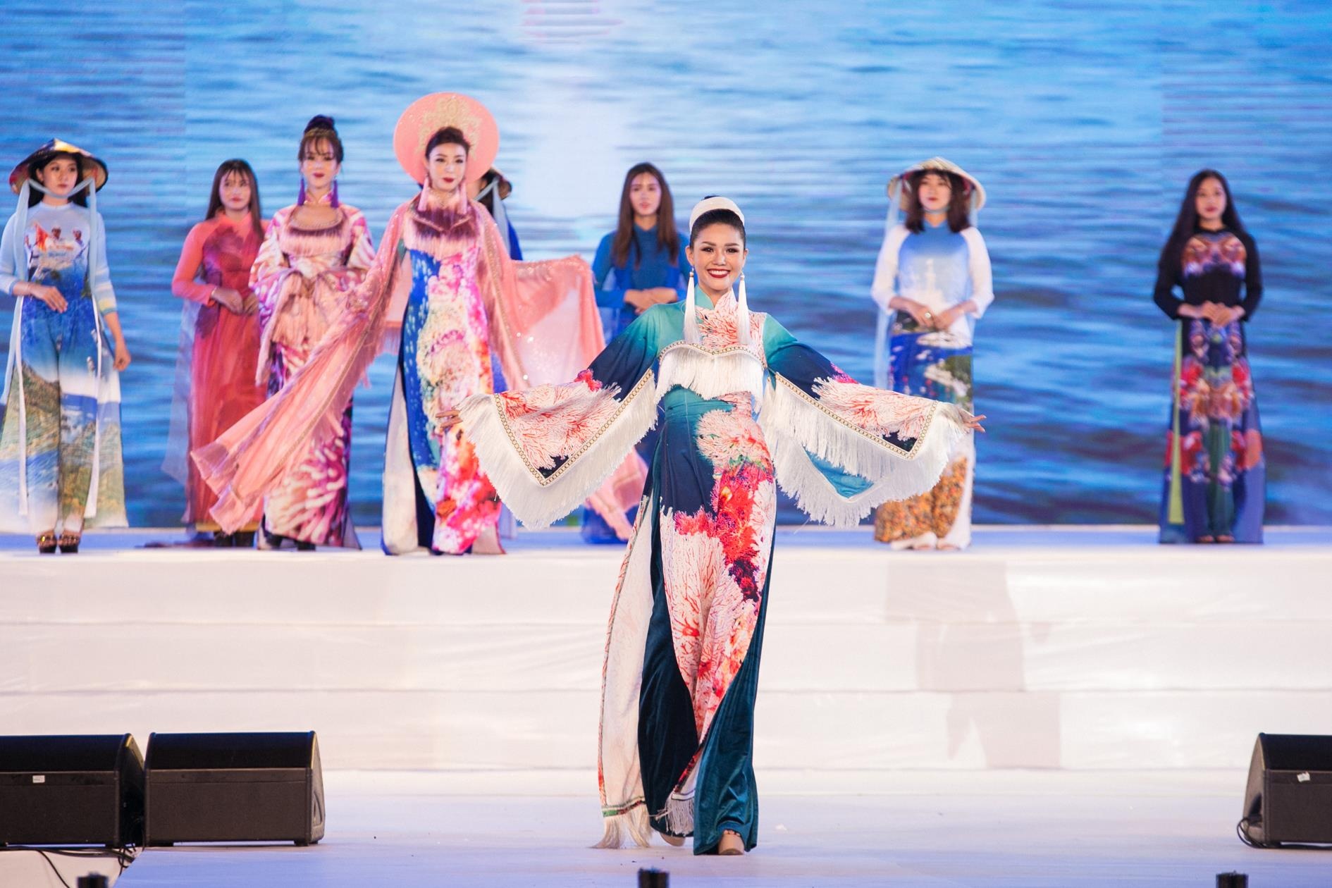 Show diễn áo dài  ảnh 2 Show dien ao dai anh 2