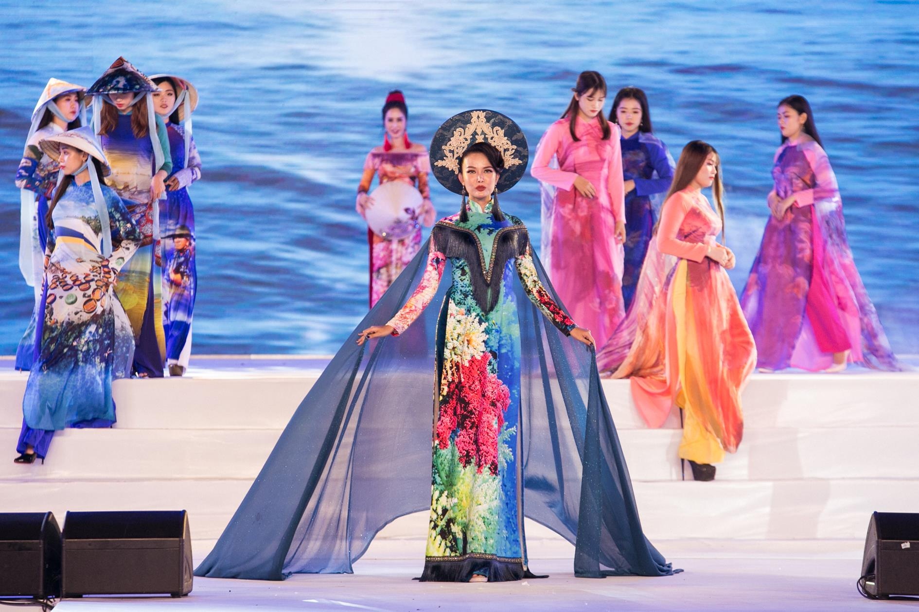 Show diễn áo dài  ảnh 4 Show dien ao dai anh 4