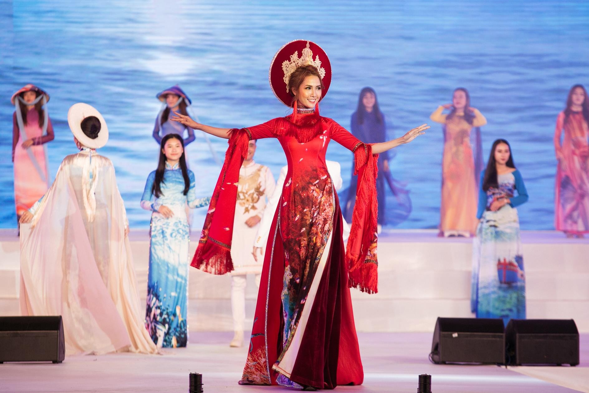 Show diễn áo dài  ảnh 1 Show dien ao dai anh 1