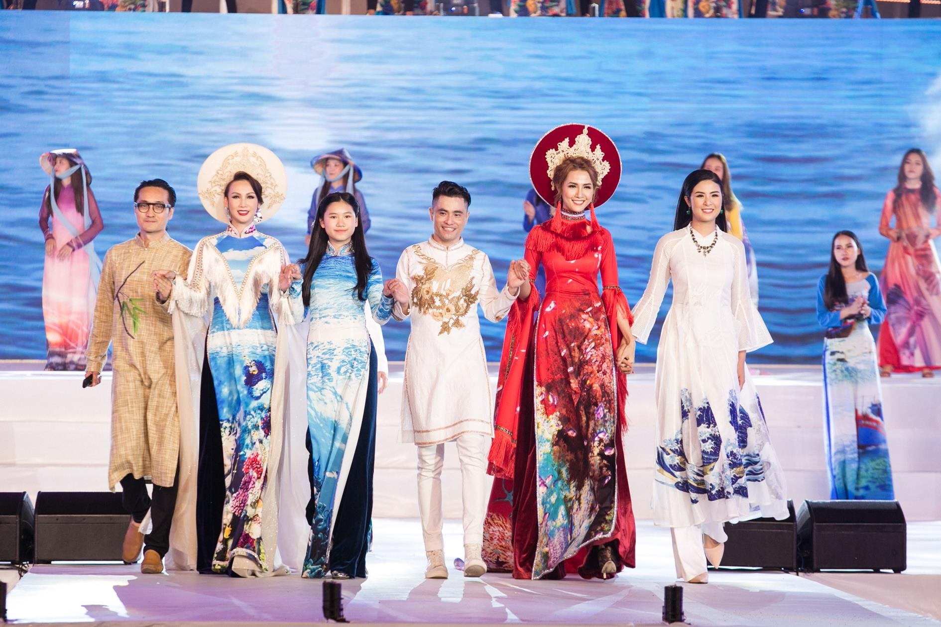 Show diễn áo dài  ảnh 6 Show dien ao dai anh 6