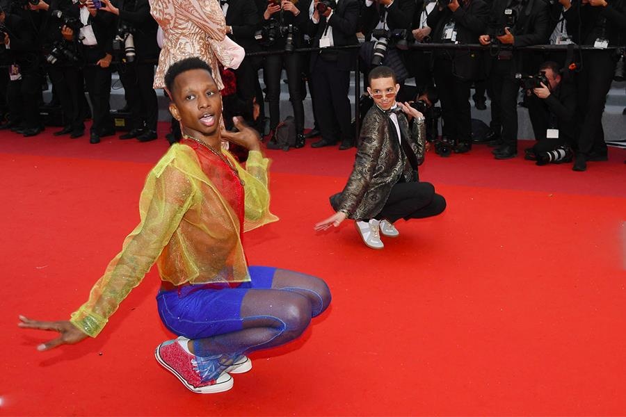 Dan nghe si nam vo danh lot do, tao dang lo lang tai Cannes 2019 hinh anh