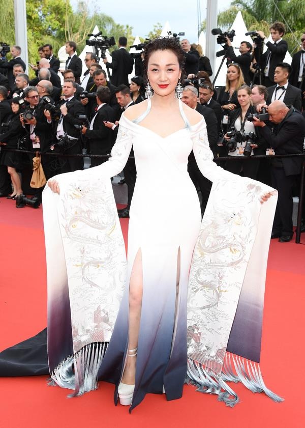 Trang phuc tham hoa anh 6