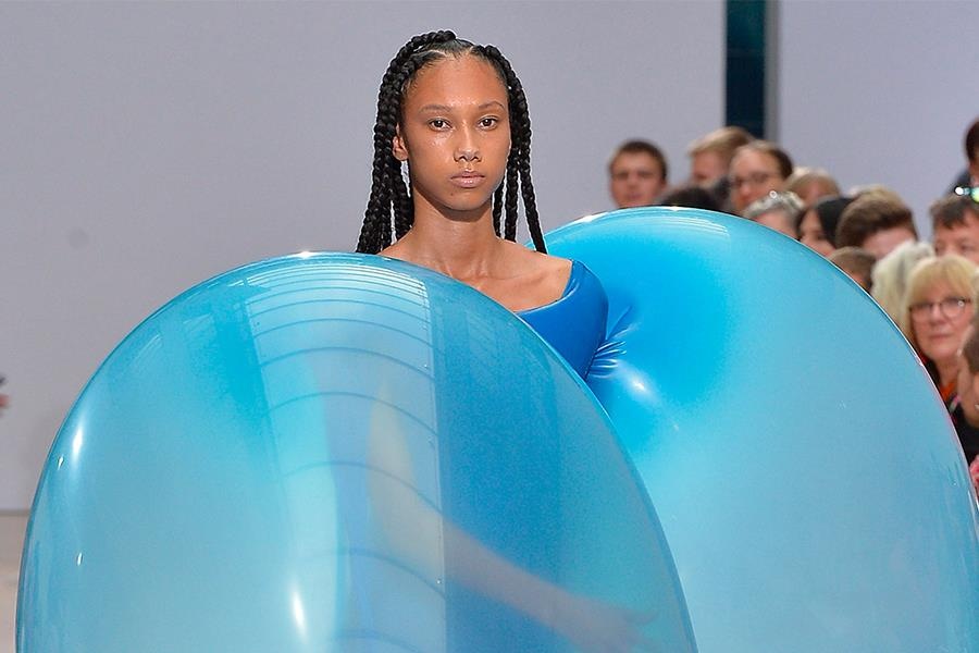 Man 'bien hoa' dam bong bay doc dao hinh anh