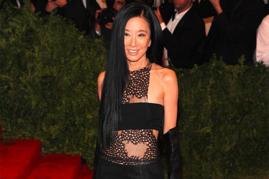 'Ba tien vay cuoi' chuong gu thoi trang tao bao o tuoi U70 hinh anh