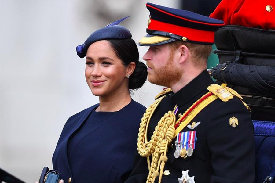 Cong nuong Meghan ngay cang duoc khen ngoi ve trang phuc thanh lich hinh anh