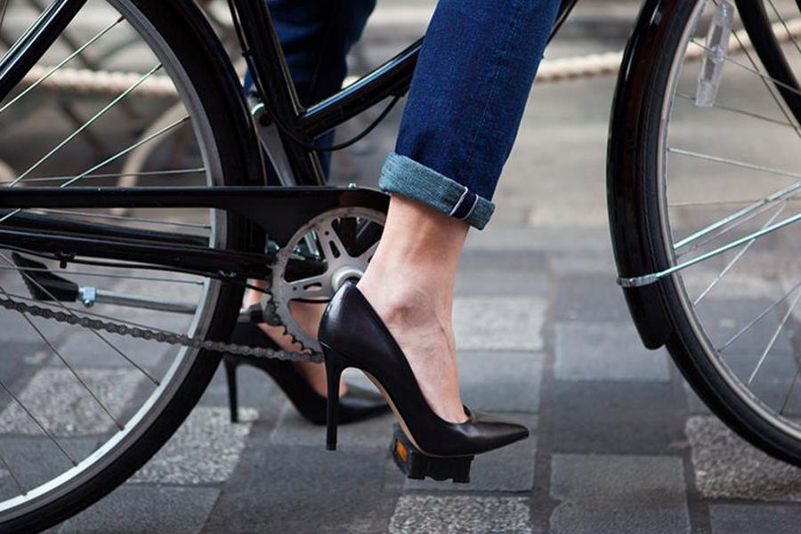 Tac hai cua giay cao got sau loi canh bao tu H'Hen Nie hinh anh