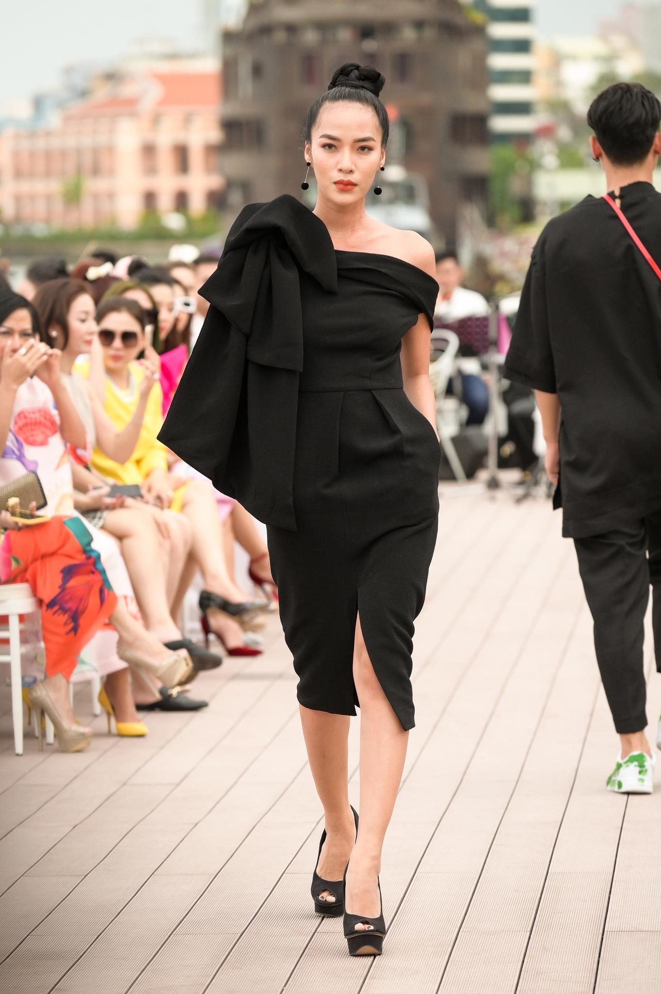 Show dien thoi trang anh 7