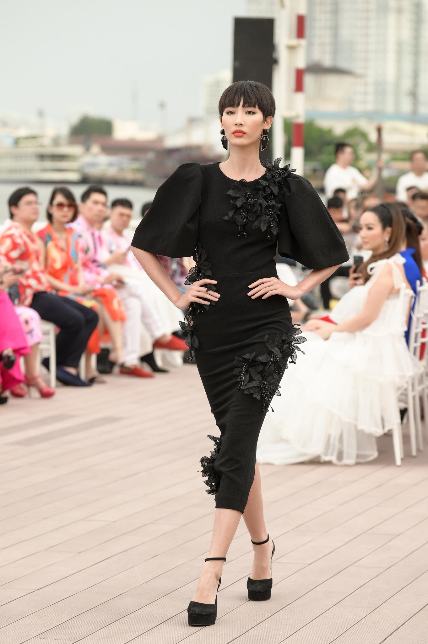 Show dien thoi trang anh 8