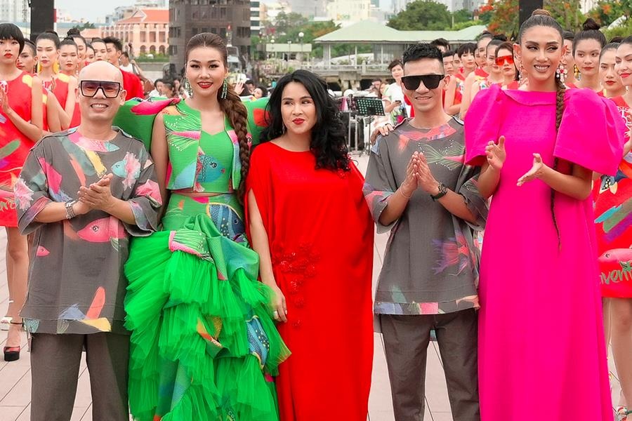 Thanh Hang 'dung do' Vo Hoang Yen tren san dien sau cang thang hinh anh