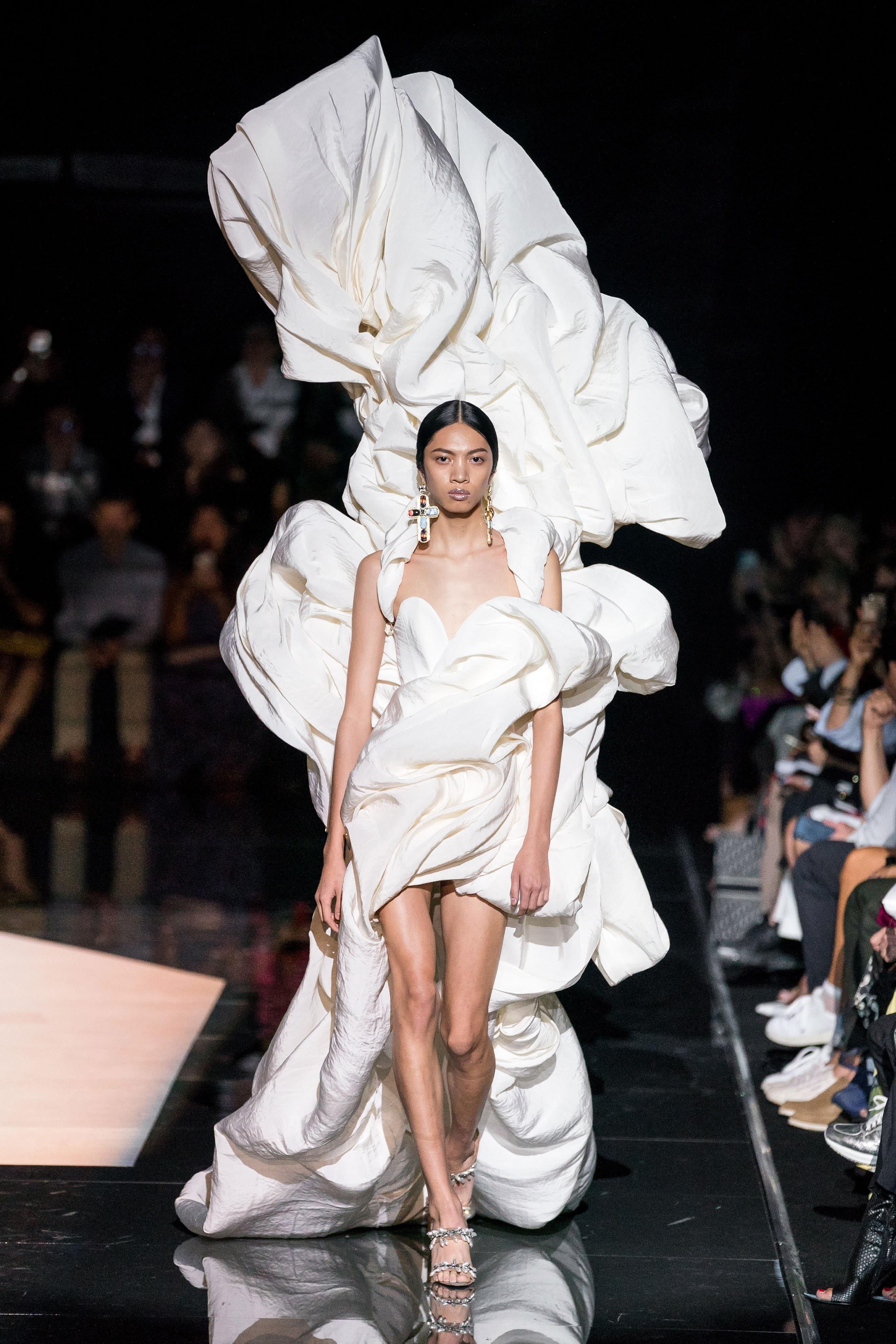 Nguoi mau nguc tran anh 9