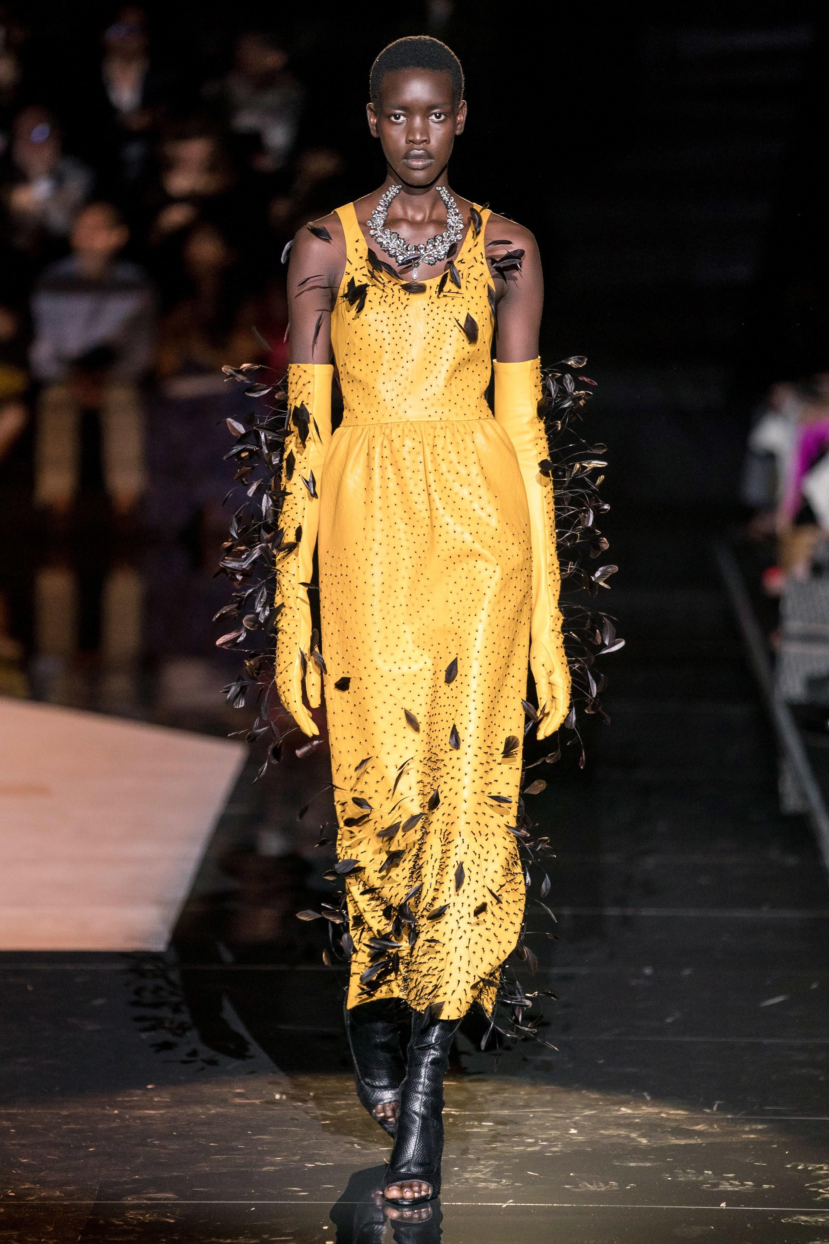 Nguoi mau nguc tran anh 6