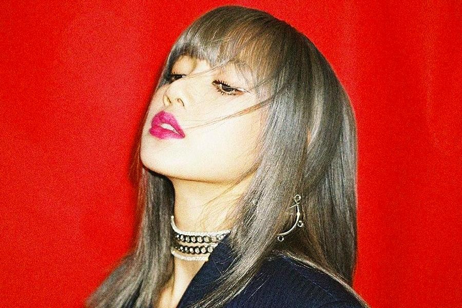 Lisa tao dang ca tinh trong bo anh thoi trang hinh anh