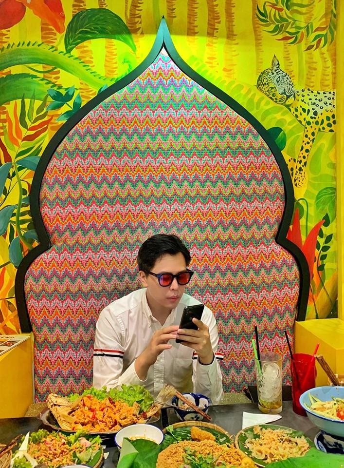 Trang phuc Trinh Thang Binh anh 2