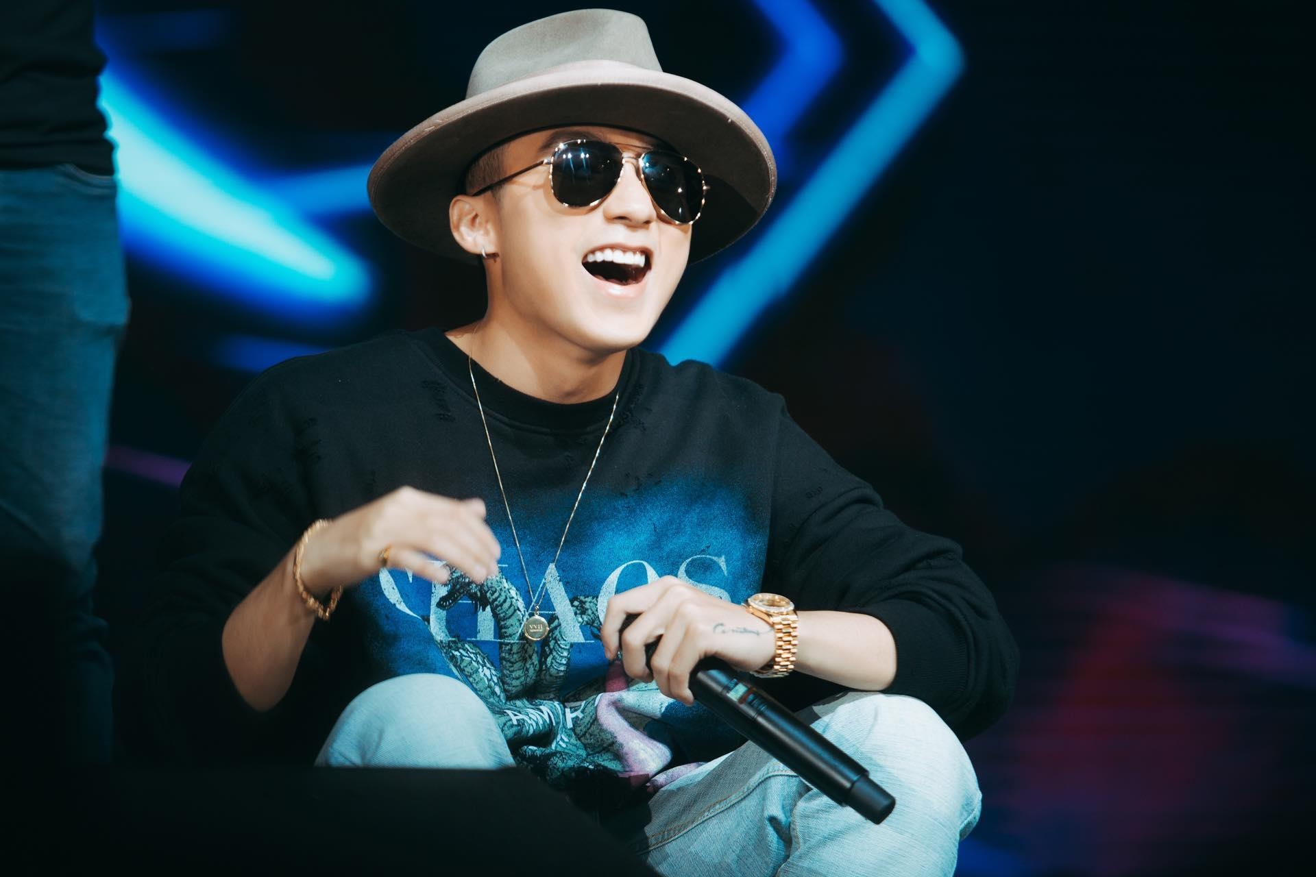 Son Tung tang qua cho fan anh 1