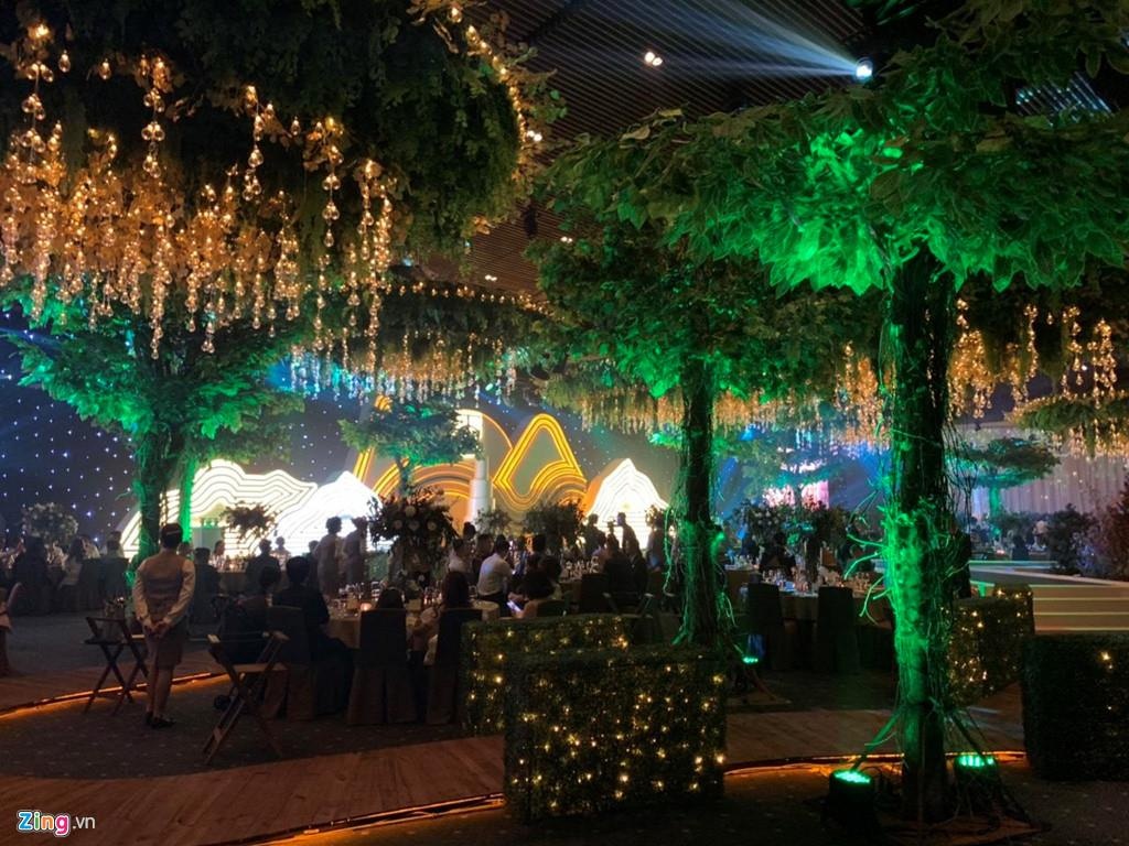 Vay cuoi Dam Thu Trang anh 6