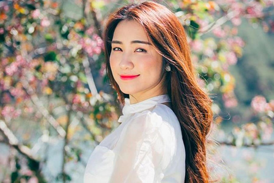 Hoa Minzy chia se bi quyet tay trang dung cach hinh anh