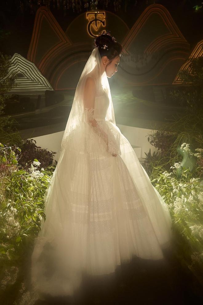 Vay cuoi sao Viet anh 2