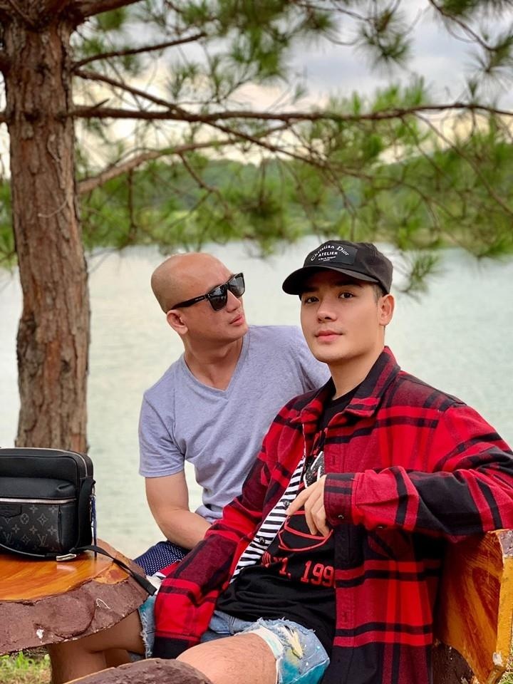 Nhom nghe si to thuong hieu viet anh 4