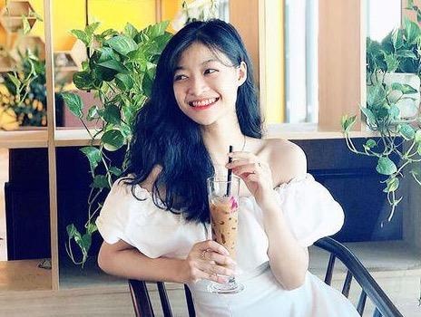 Khong theo style goi cam, A hau 1 Kieu Loan doi thuong rat gian di hinh anh