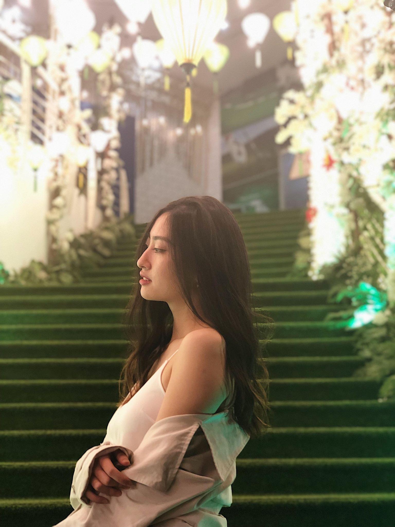 Phong cach thoi trang Luong Thuy Linh anh 6