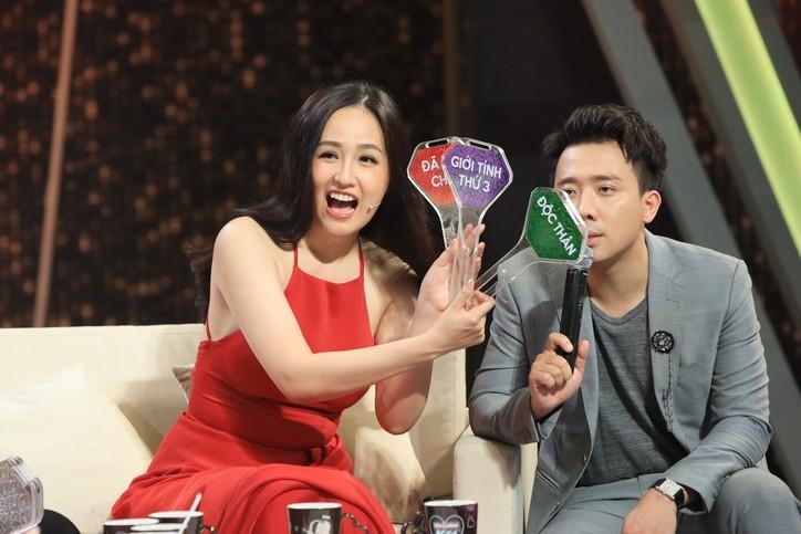 Mai Phuong Thuy mac loi trang phuc anh 7