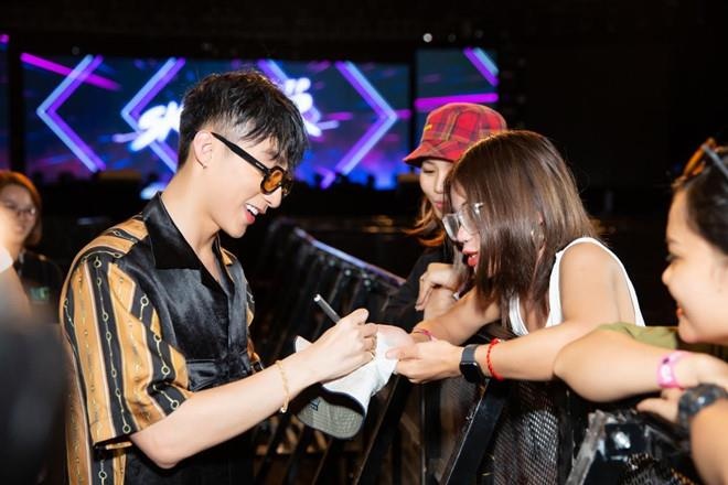 Son Tung mac do hieu anh 10