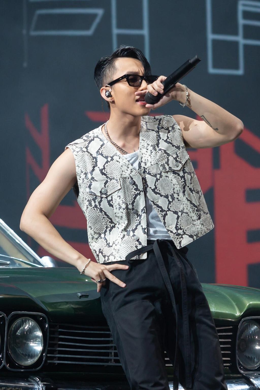 Son Tung mac do hieu anh 7