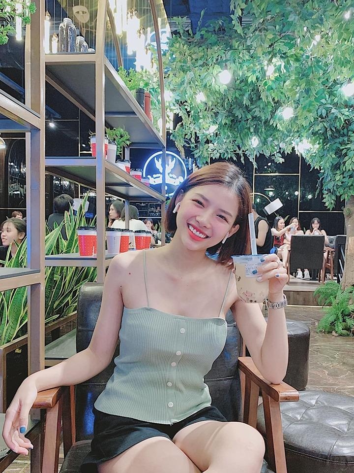 Phong cach thoi trang ban gai sao Viet anh 5