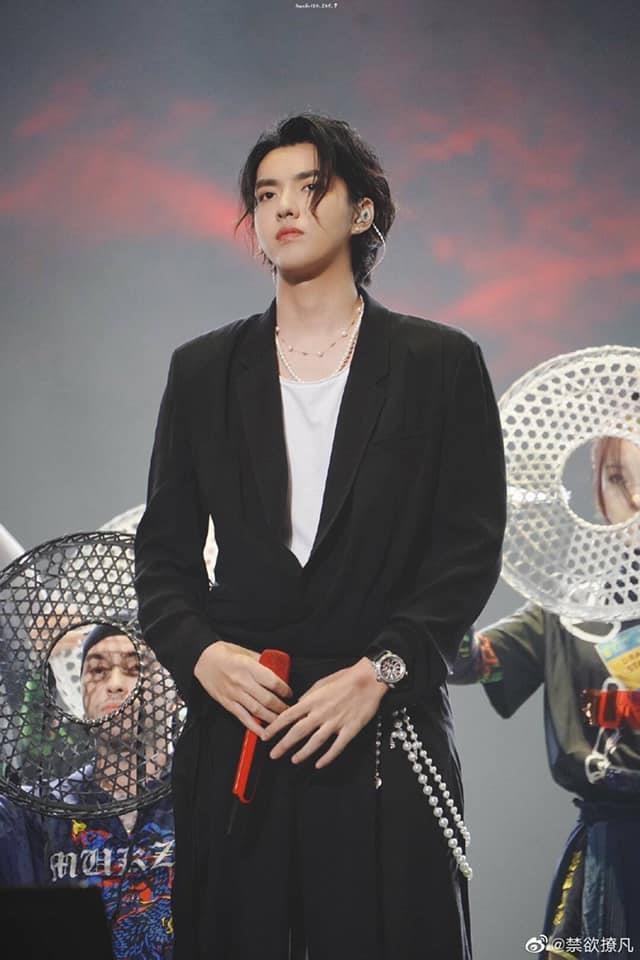 Ngo Diec Pham mac do nu tinh anh 3