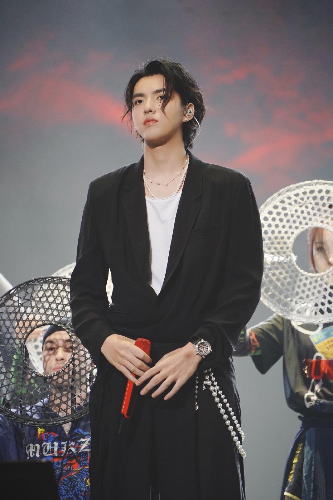 Phong cách thời trang nữ tính Ngô Diệc Phàm ảnh 3 Phong cach thoi trang nu tinh Ngo Diec Pham anh 3