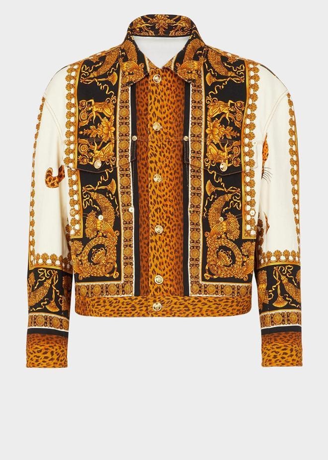 Trang phuc dat do cua Son Tung tai Sky Tour 2019 anh 9