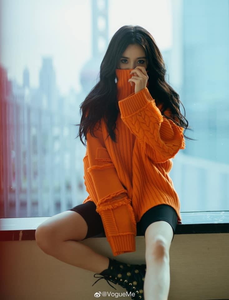 Duong Mich chuong trang phuc khoe chan dai anh 5