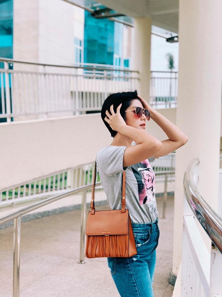 Phong cach thoi trang Dam Phuong Linh anh 7