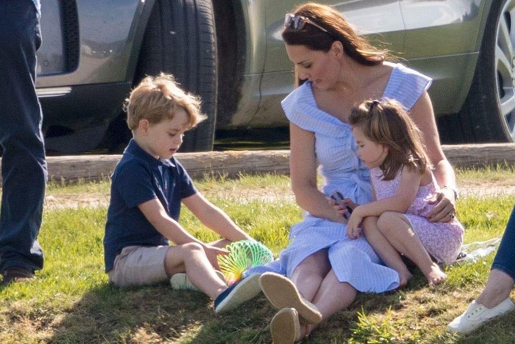 Chiec vay 30 USD khien gioi tre me met anh 4