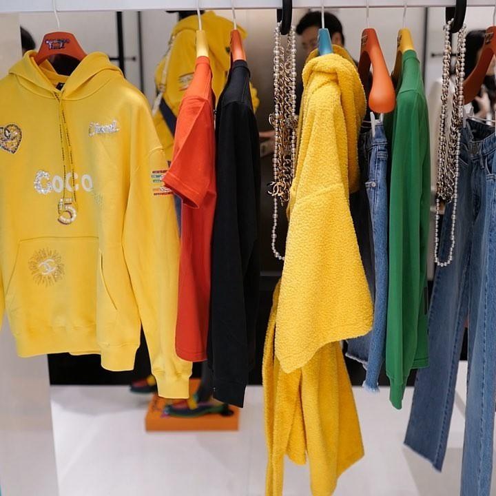 Pharrell Williams ra mat sandals anh 6