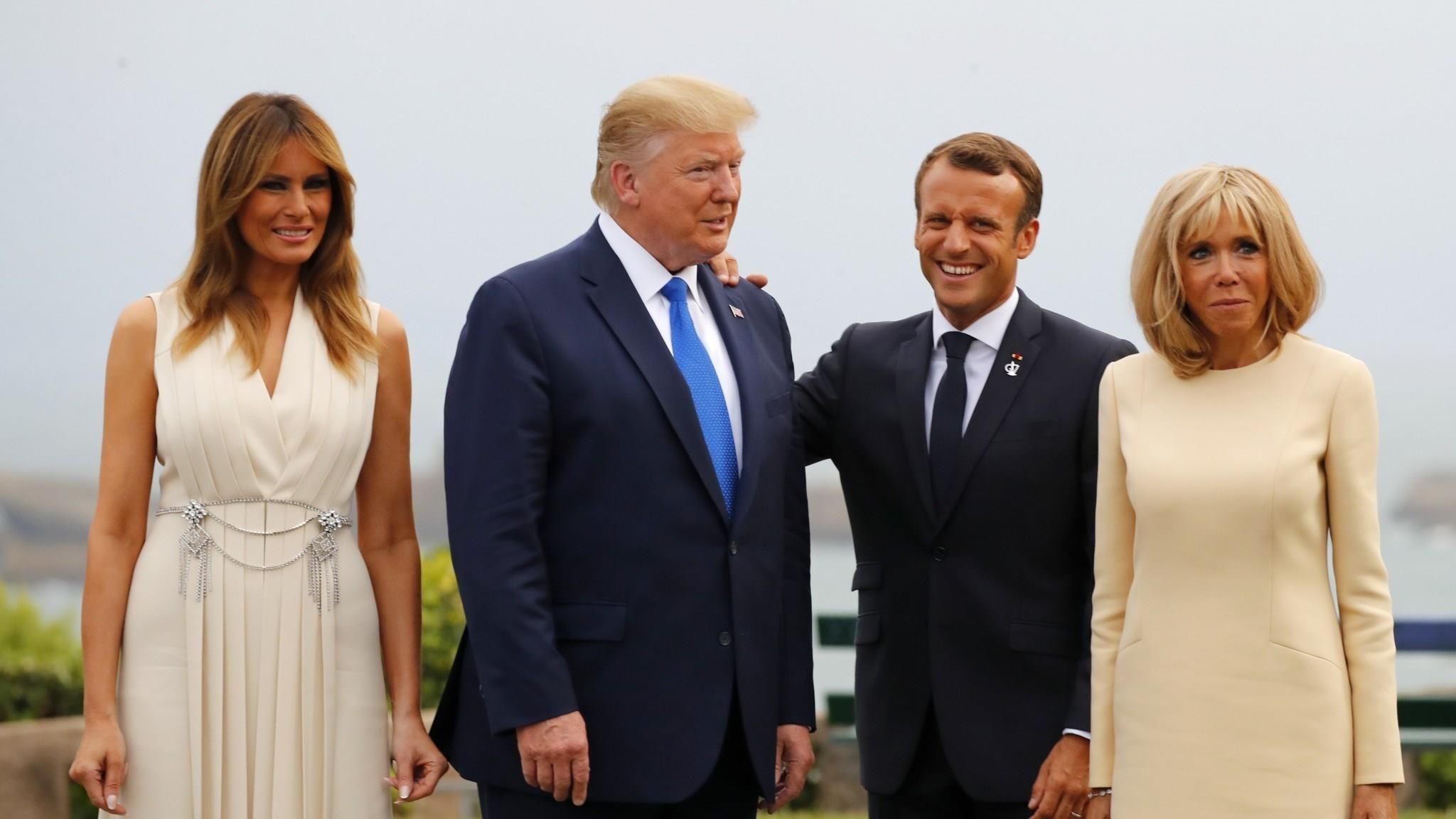 Trang phuc y nghia cua ba Trump anh 1