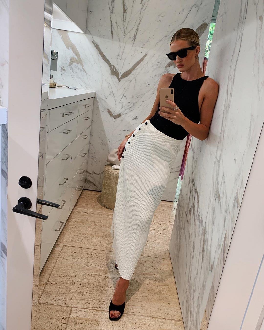 Siễu mẫu Victoria's Secret chuộng áo thun ôm ảnh 1 Sieu mau Victoria's Secret chuong ao thun om anh 1