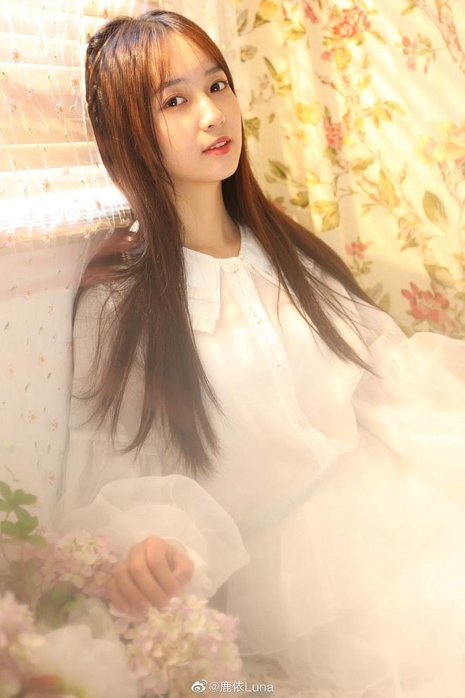 Phong cach thoi trang ban gai Luu Diec Pham anh 6