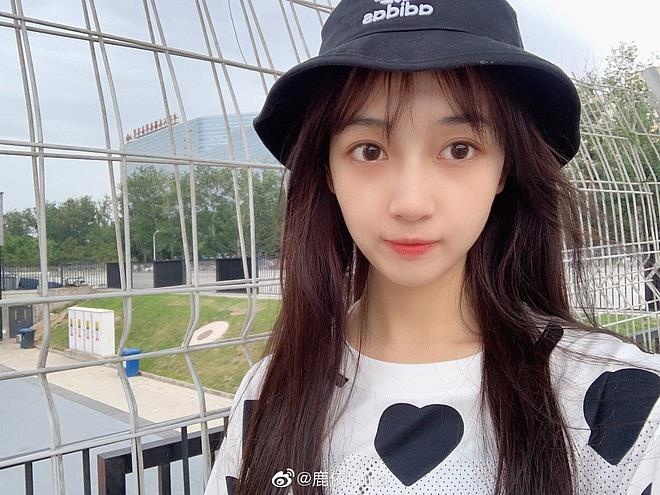 Phong cach thoi trang ban gai Luu Diec Pham anh 8