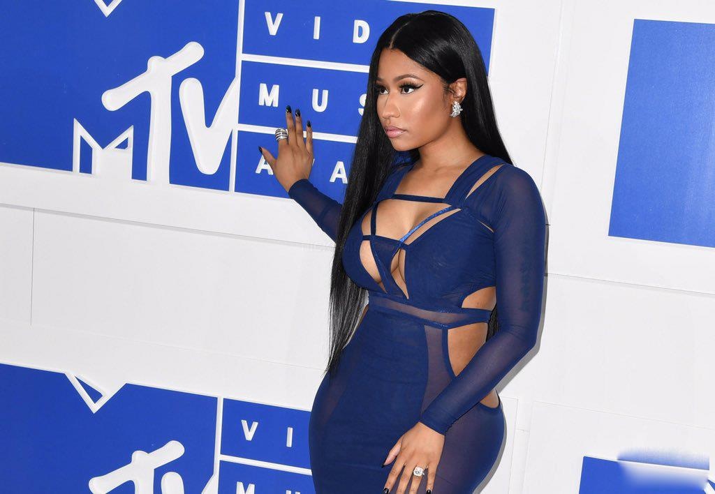 Nicki Minaj khoe than tao bao anh 7