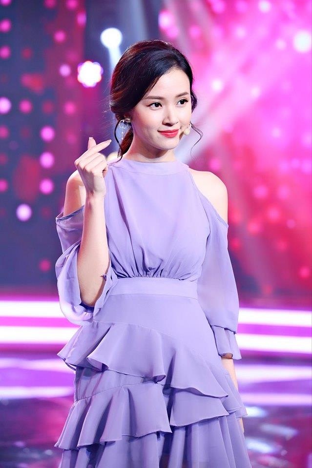 Phong cach nu tinh cua Midu anh 8