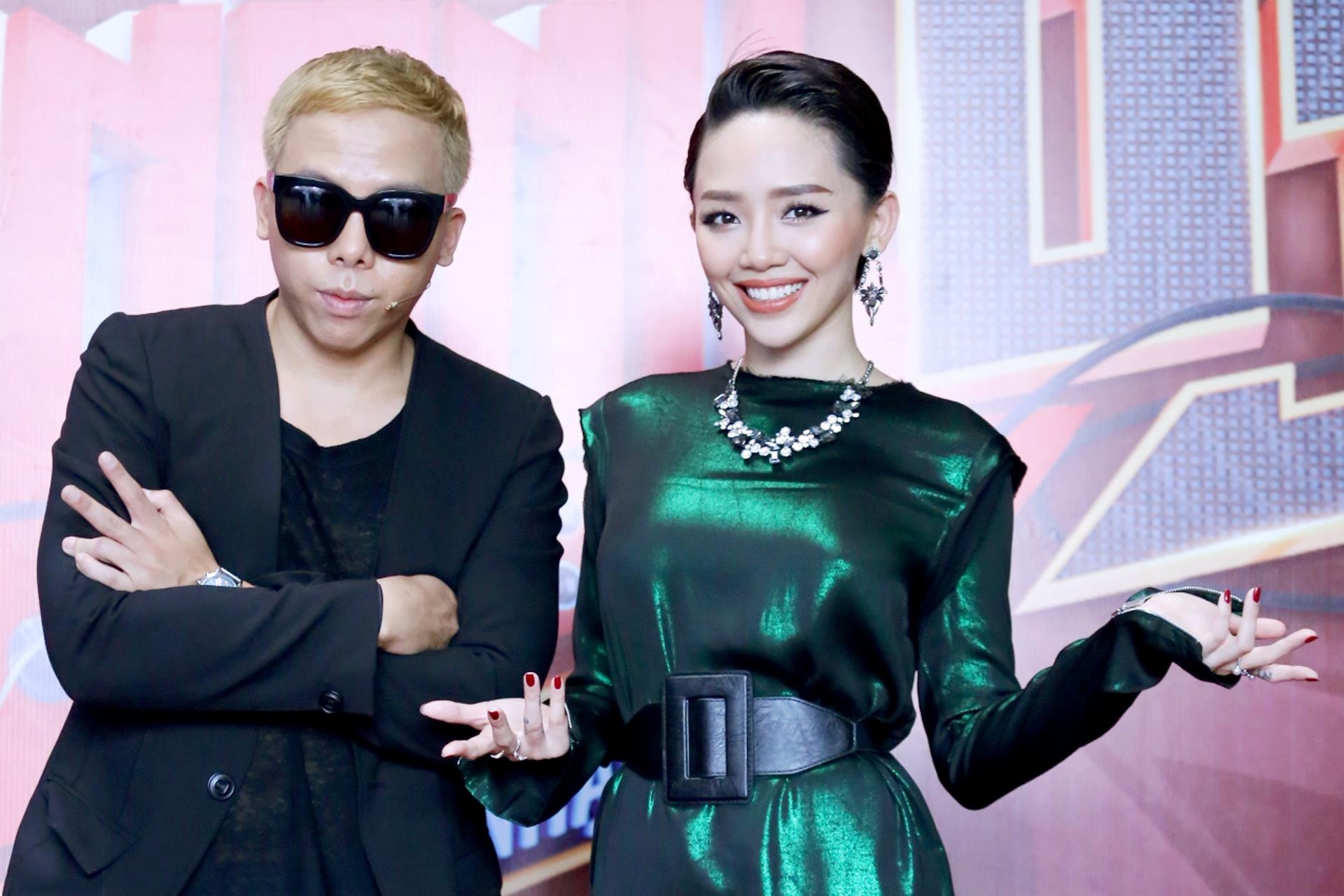 Yeu kin 4 nam, Toc Tien - Hoang Touliver dien do gi khi o ben nhau? hinh anh