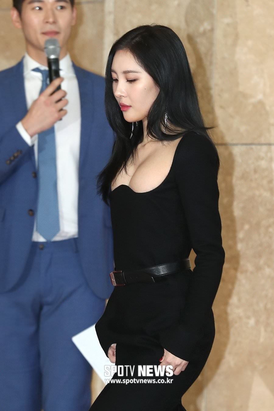 Sunmi khoe nguc day anh 4