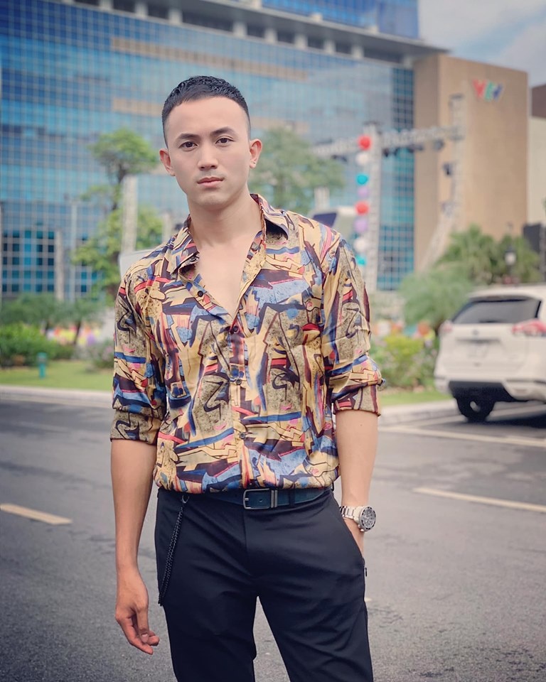 Sao nam Việt chuộng áo thun đen  ảnh 5 Sao nam Viet chuong ao thun den anh 5