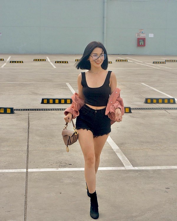 Giới trẻ sử dụng hàng nhái ảnh 1 Gioi tre su dung hang nhai anh 1