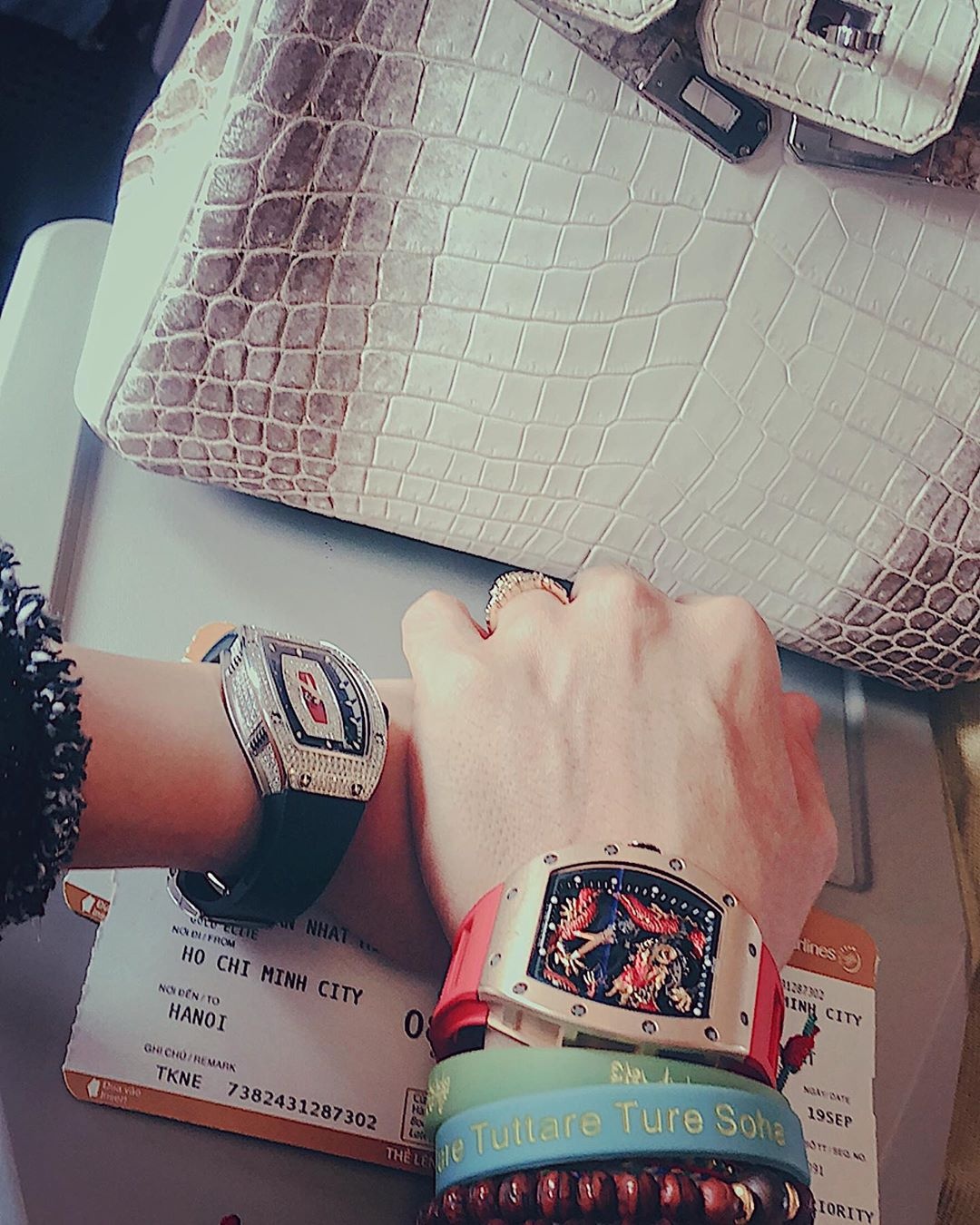 Đồ hiệu của vợ chồng đại gia Minh Nhựa ảnh 3 Do hieu cua vo chong dai gia Minh Nhua anh 3