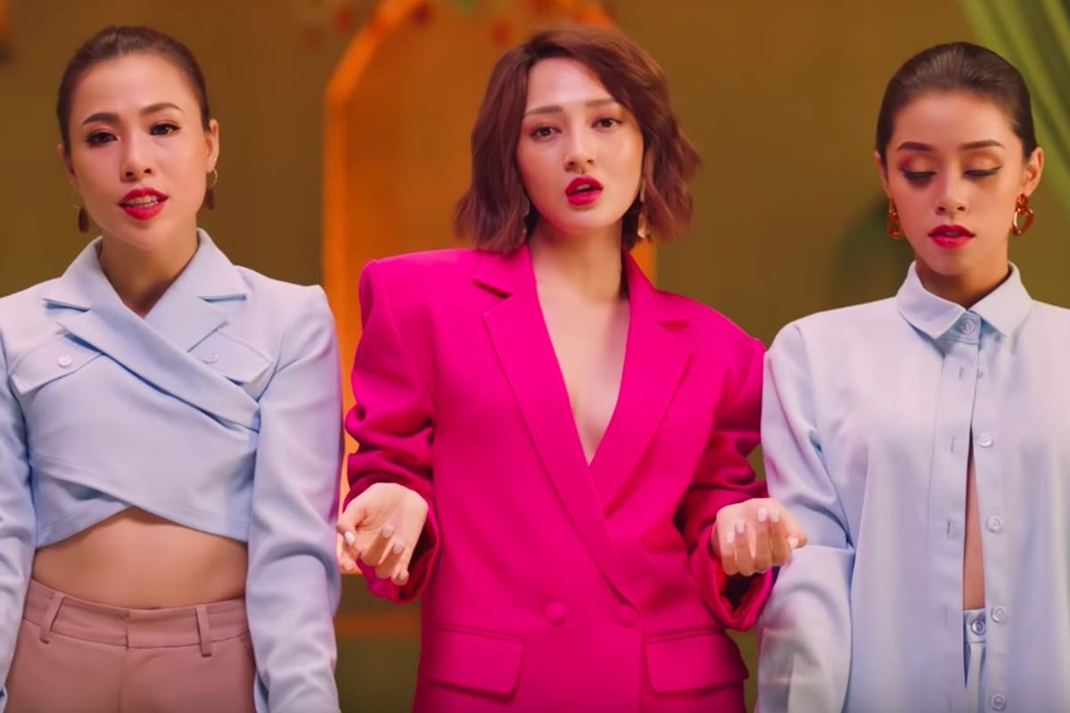 Bao Anh mac vay quyen ru, khoe chan thon trong MV moi hinh anh