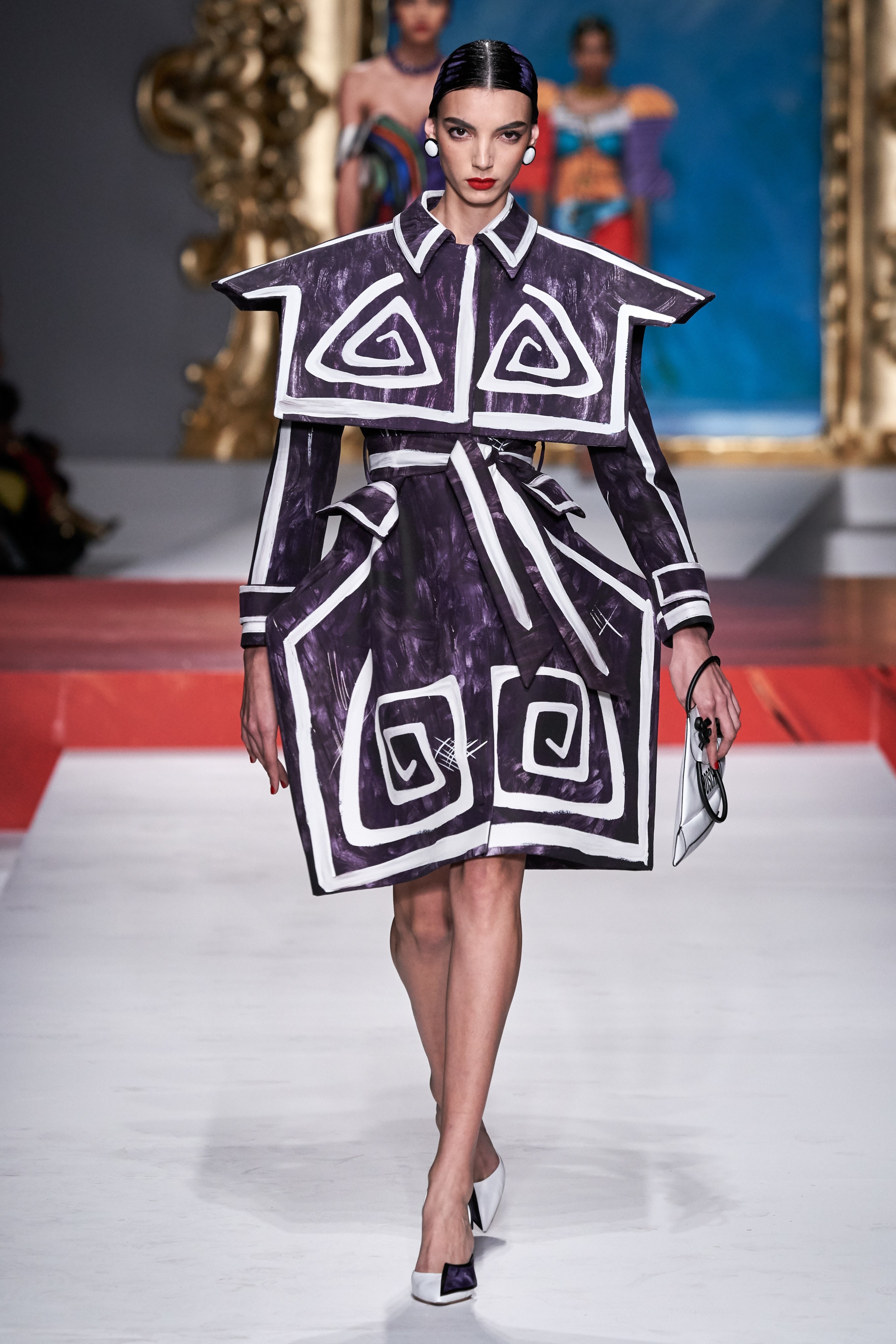 Show dien thoi trang Moschino anh 4