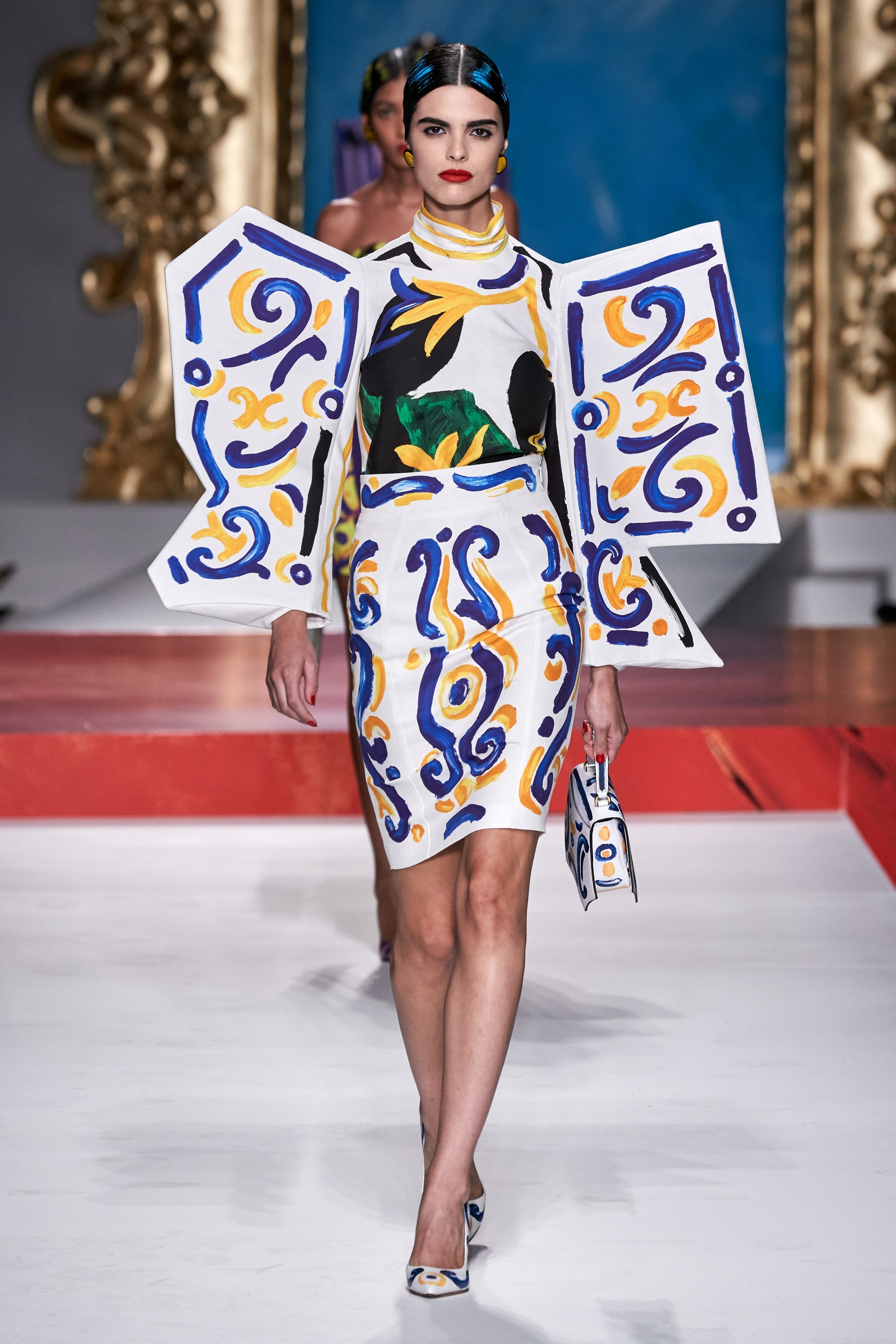 Show dien thoi trang Moschino anh 6