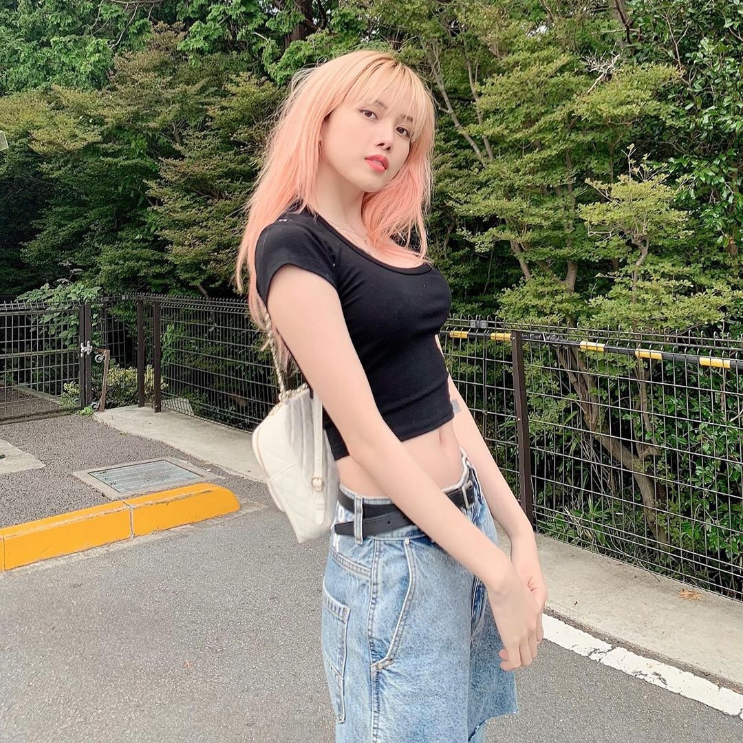 Thieu Bao Tram dien do hang hieu anh 2